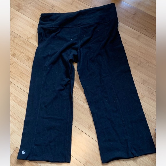 Two Lululemon for one price. One set of capris sz 6 and one set of tights, sz 4 - Picture 2 of 8